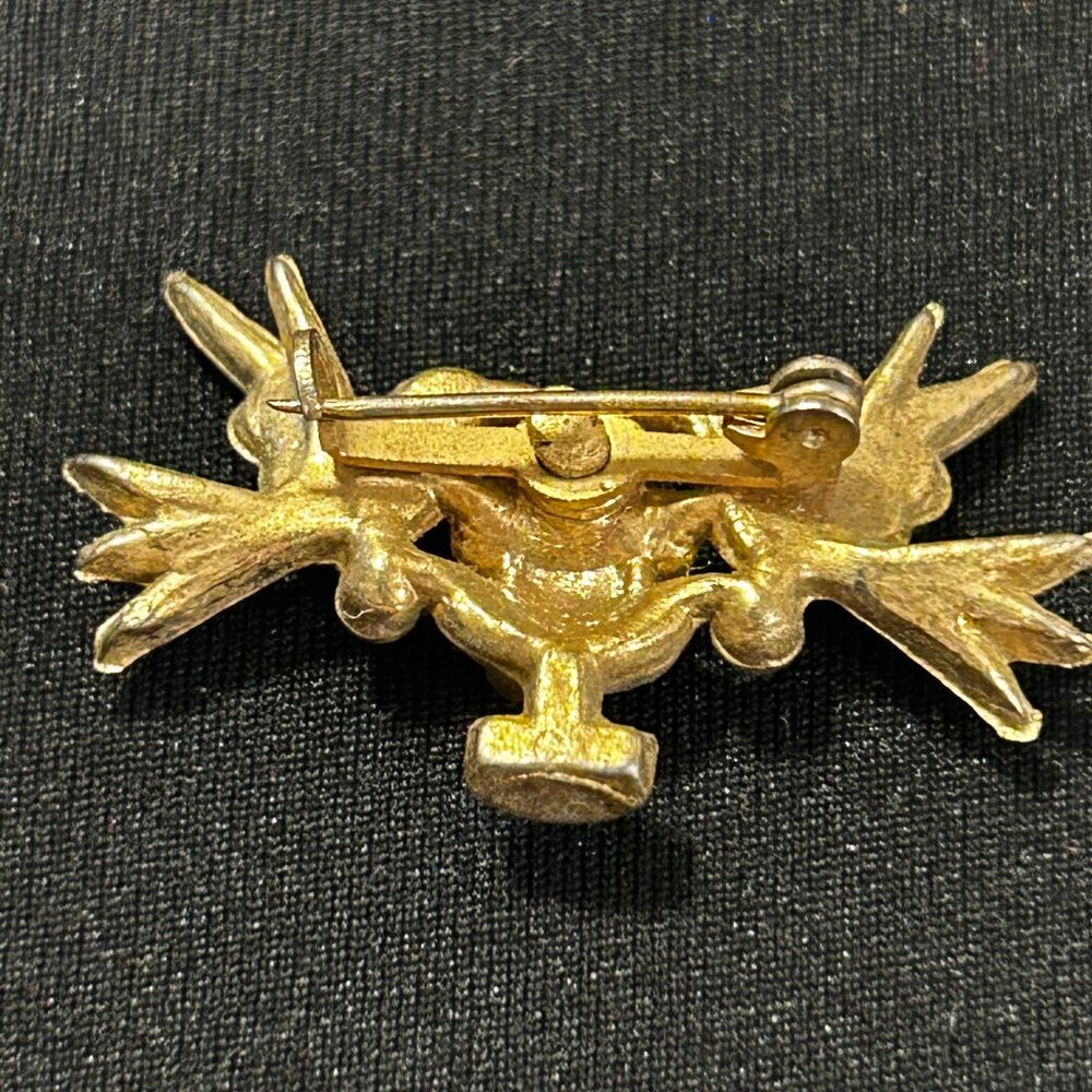 Vintage Rhinestone Birdbath Brooch - Picture 2 of 2